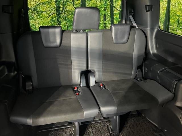 Toyota NOAH 2019-10 189543-10
