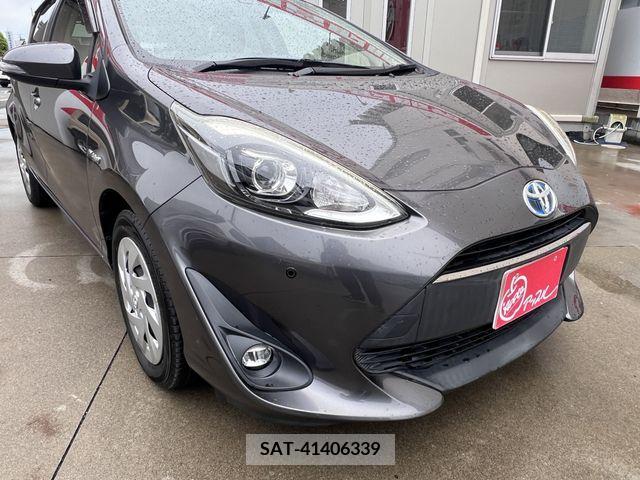 Toyota AQUA 2018-05 325944-18