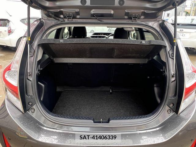 Toyota AQUA 2018-05 325944-12