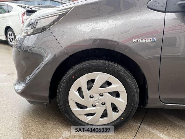 Toyota AQUA 2018-05 325944-15