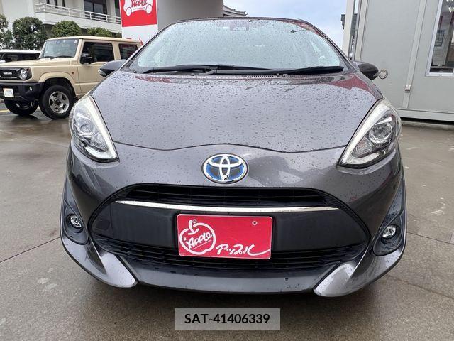Toyota AQUA 2018-05 325944-17