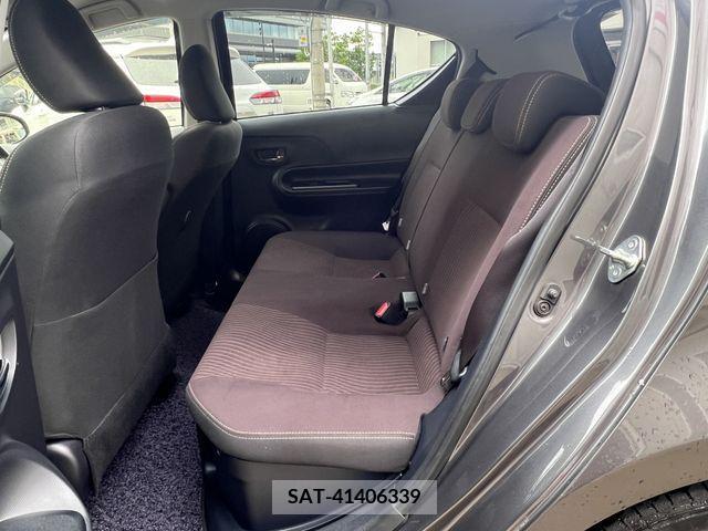 Toyota AQUA 2018-05 325944-13
