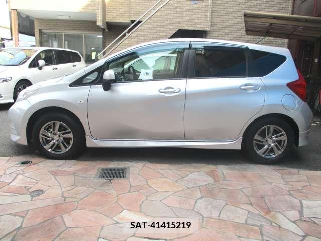 Nissan NOTE 2013-05 279849-8