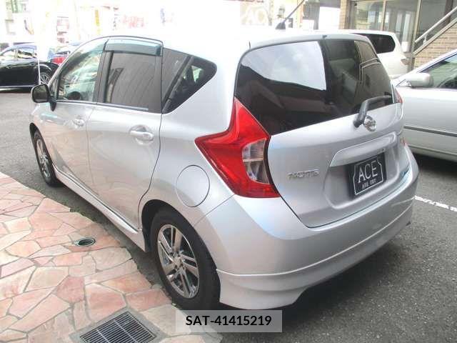 Nissan NOTE 2013-05 279849-7