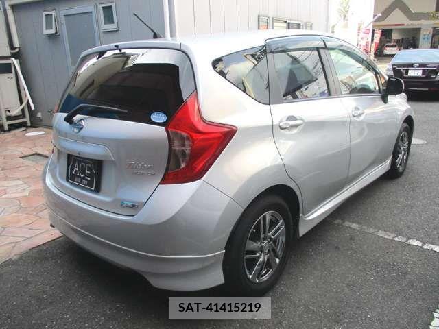 Nissan NOTE 2013-05 279849-6