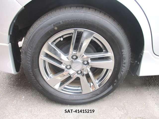 Nissan NOTE 2013-05 279849-19
