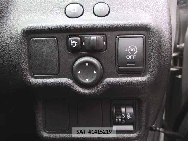Nissan NOTE 2013-05 279849-17