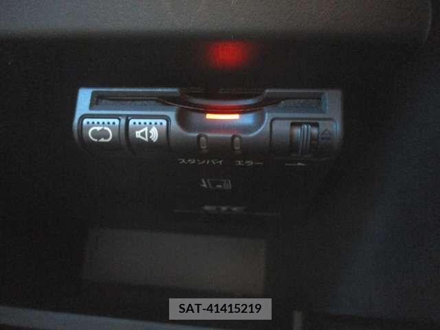 Nissan NOTE 2013-05 279849-16