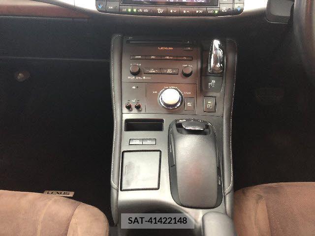 Lexus CT 2011-10 276444-11