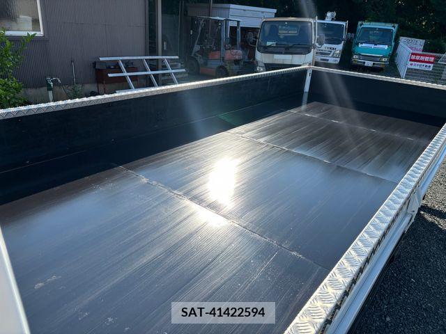 Mitsubishi CANTER 2017-03 302627-13