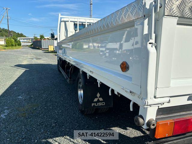 Mitsubishi CANTER 2017-03 302627-10