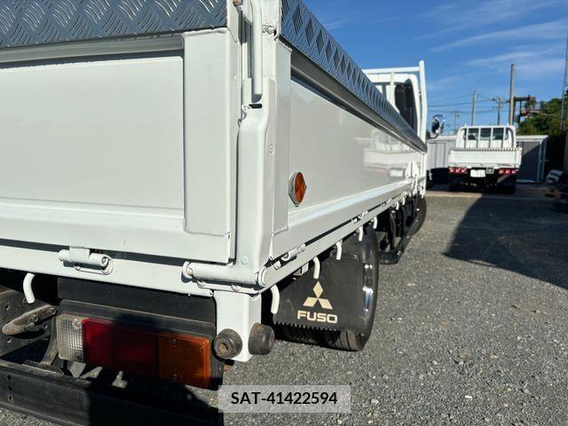 Mitsubishi CANTER 2017-03 302627-9