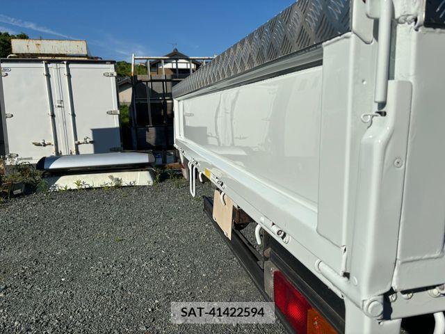 Mitsubishi CANTER 2017-03 302627-11