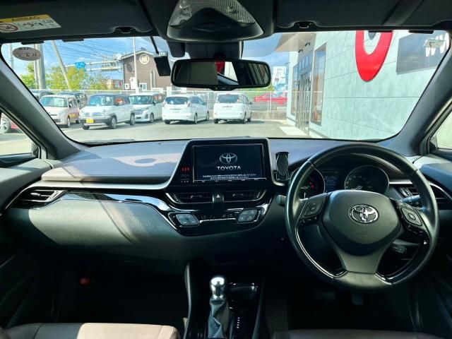 Toyota C-HR 2018-07 195573-7
