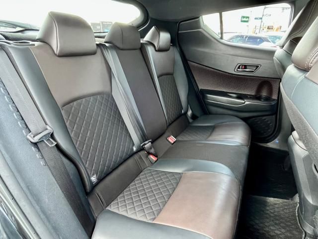 Toyota C-HR 2018-07 195573-22