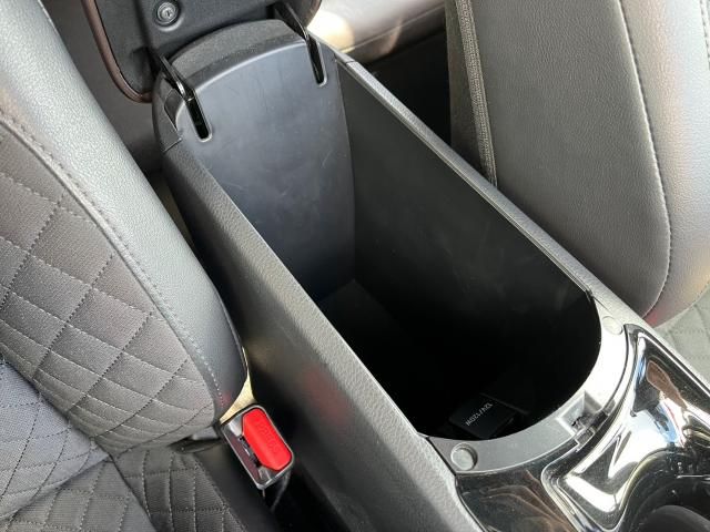 Toyota C-HR 2018-07 195573-18