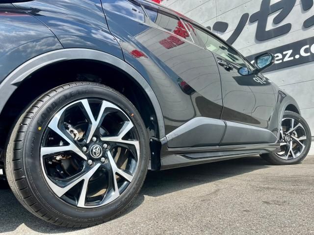 Toyota C-HR 2018-07 195573-26