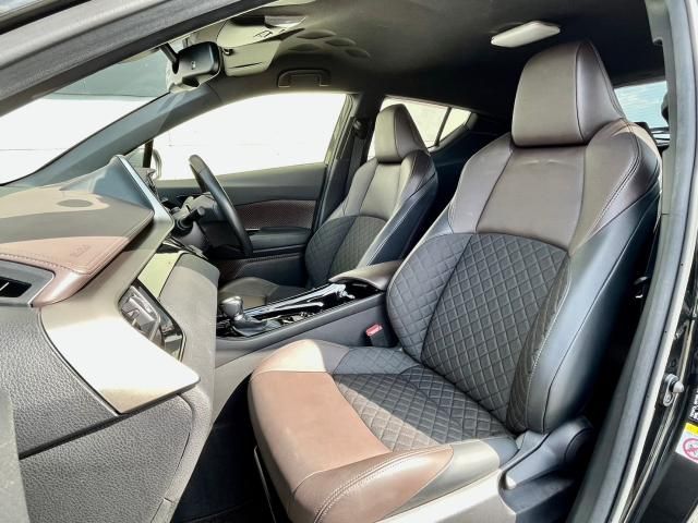 Toyota C-HR 2018-07 195573-21