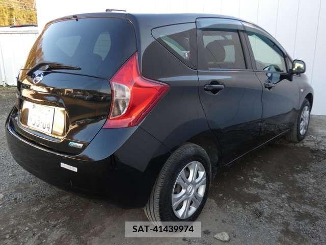 Nissan NOTE 2013-11 386658-8