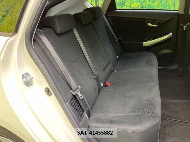 Toyota PRIUS 2014-03 282305-9