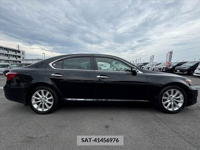 Lexus LS 2010-11 388366-10