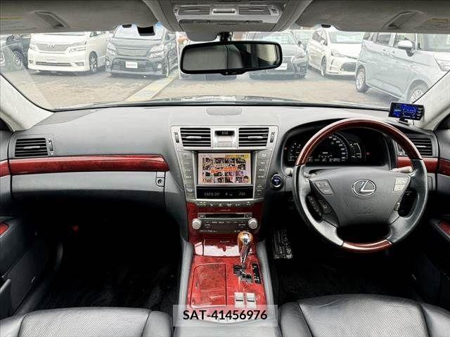 Lexus LS 2010-11 388366-1