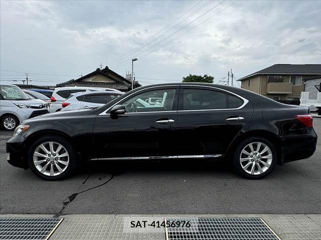 Lexus LS 2010-11 388366-9