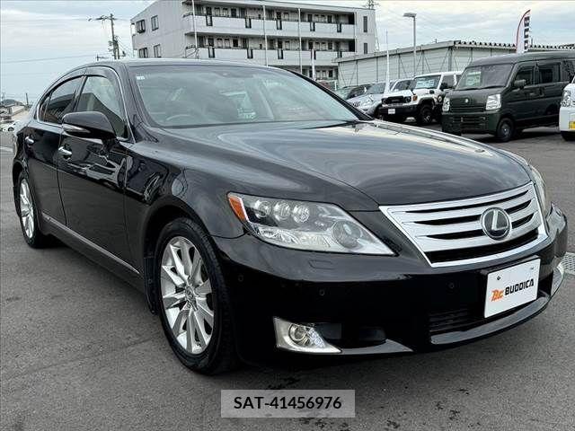 Lexus LS 2010-11 388366-7