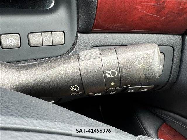 Lexus LS 2010-11 388366-26
