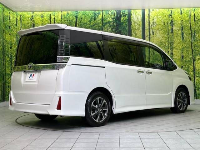 Toyota VOXY 2018-09 8759-18