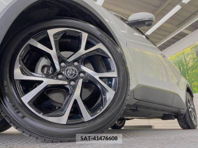 Toyota C-HR 2017-05 295029-13