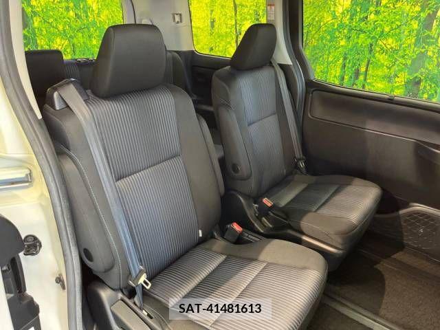 Toyota VOXY 2015-05 348662-8