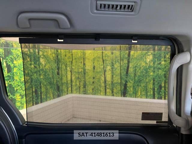 Toyota VOXY 2015-05 348662-6