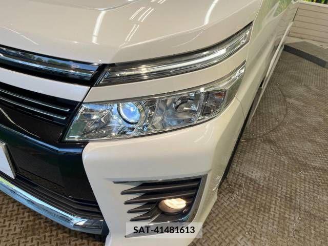Toyota VOXY 2015-05 348662-12