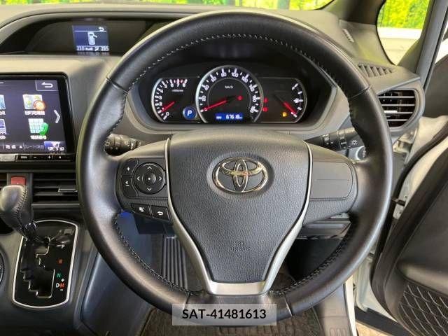 Toyota VOXY 2015-05 348662-11
