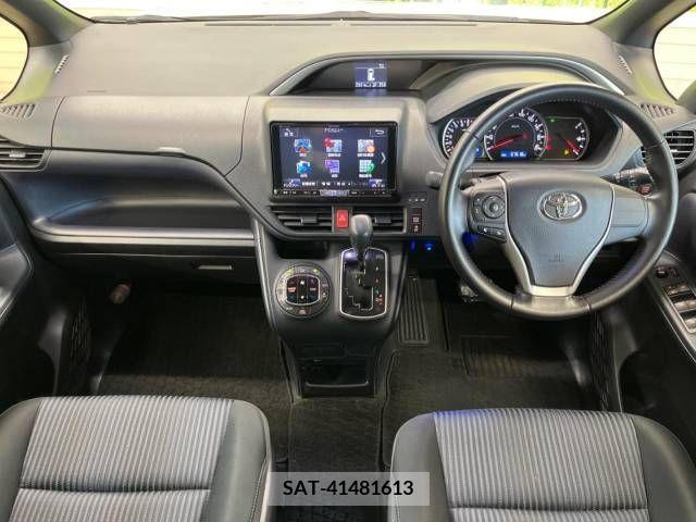 Toyota VOXY 2015-05 348662-1
