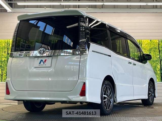 Toyota VOXY 2015-05 348662-17