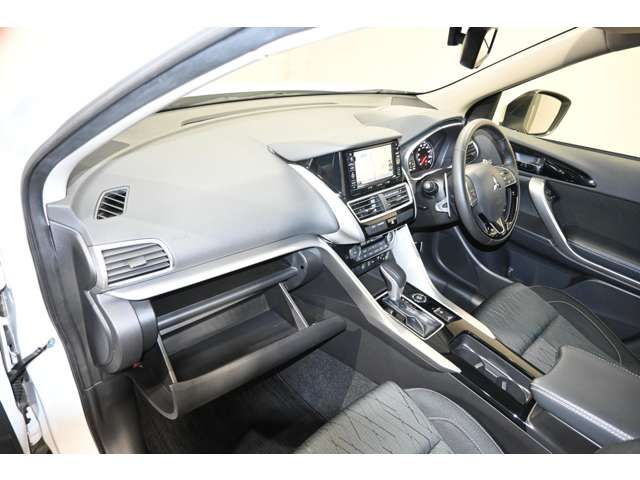 Mitsubishi ECLIPSE CROSS 2019-09 22796-8