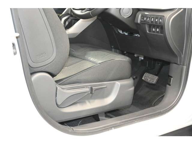 Mitsubishi ECLIPSE CROSS 2019-09 22796-7