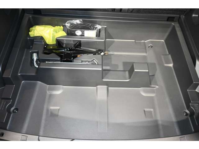 Mitsubishi ECLIPSE CROSS 2019-09 22796-12