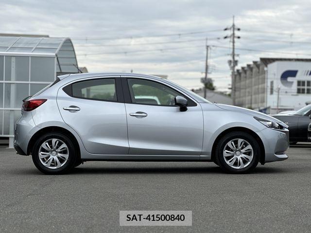 Mazda MAZDA2 2022-08 329526-25