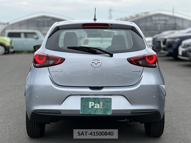 Mazda MAZDA2 2022-08 329526-27
