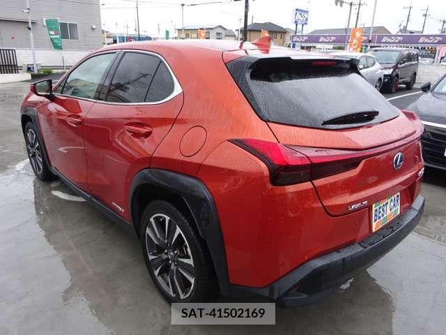 Lexus UX 2019-03 298598-2
