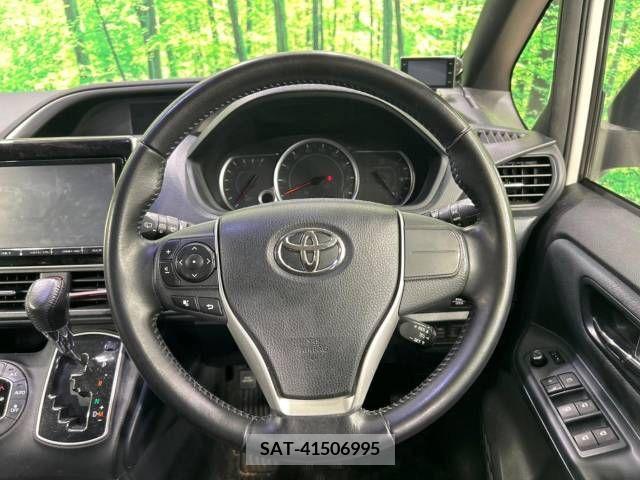 Toyota VOXY 2016-01 348807-12
