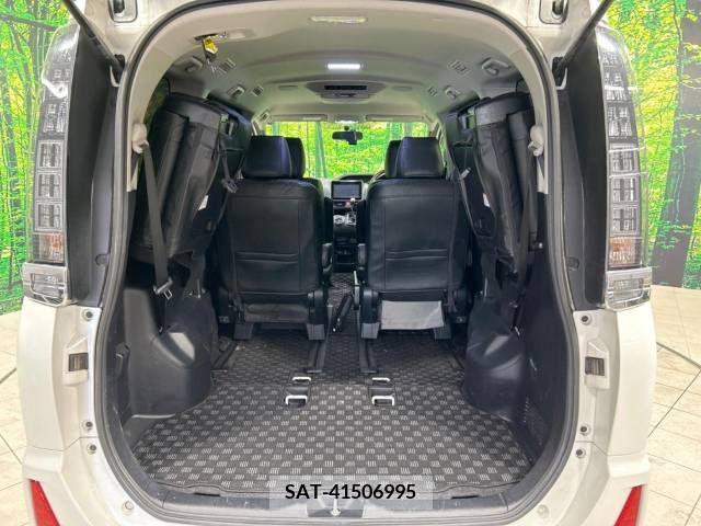 Toyota VOXY 2016-01 348807-11