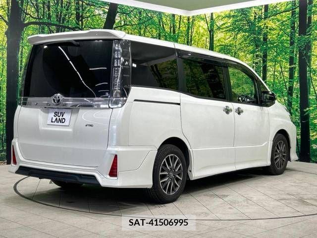 Toyota VOXY 2016-01 348807-18