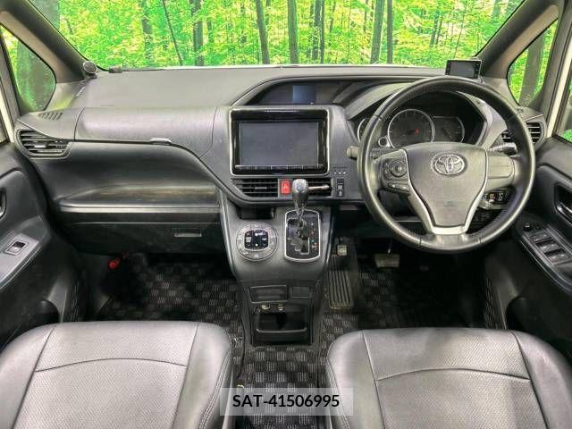 Toyota VOXY 2016-01 348807-1