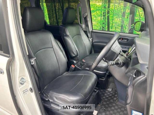 Toyota VOXY 2016-01 348807-8