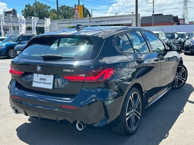 Bmw 1 SERIES 2022-06 29141-7