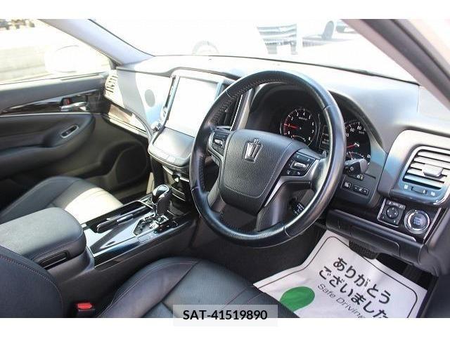 Toyota CROWN SEDAN 2016-01 373133-12